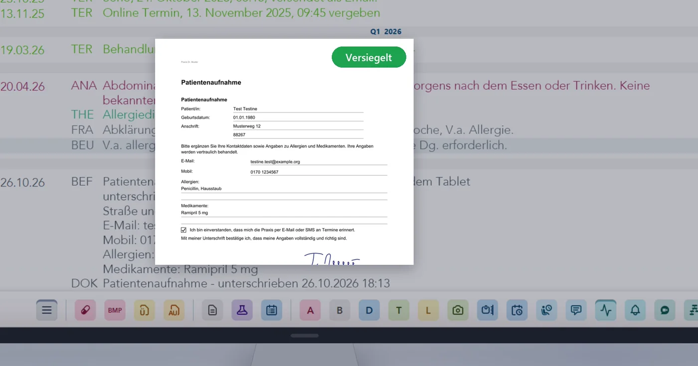 Karteikarte in T2med mit dem versiegelten PDF der Patientenaufnahme und den Angaben des Patienten als Karteieintrag.